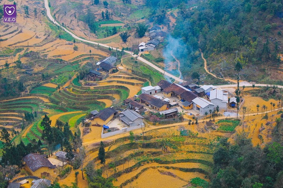 Bản Lô Lô Chải