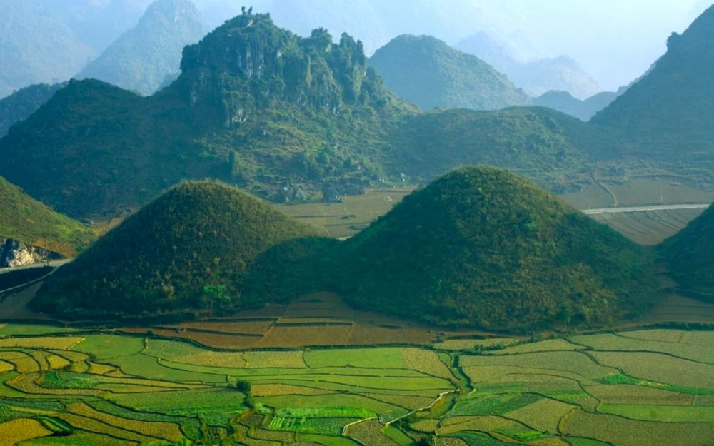 Núi Đôi Và Cổng Trời Quản Bạ